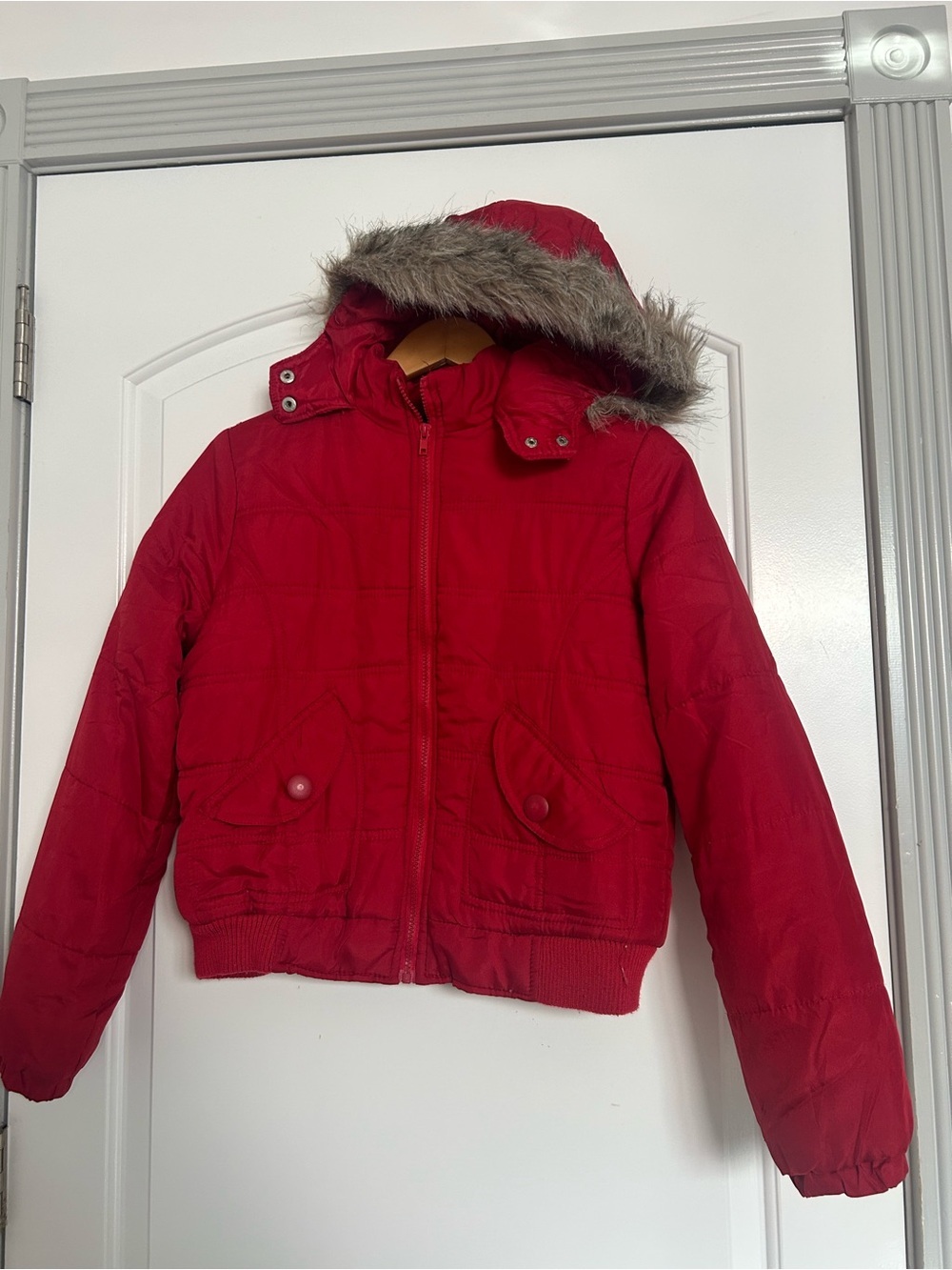 Wet Seal y2k 90s vintage red puffer Jacket with Faux Fur Trim size L edgy chic